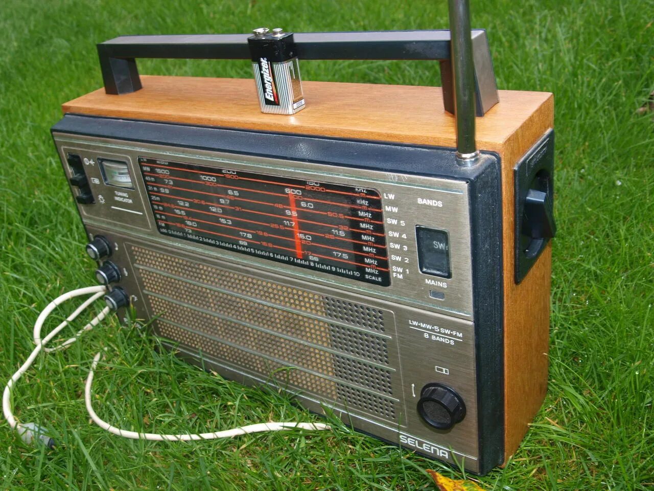 Бытовые радиоприемники. Tecsun r-404т. Приемник селена в 216. Philips 2340 радиоприемник. Радиоприемник фон.