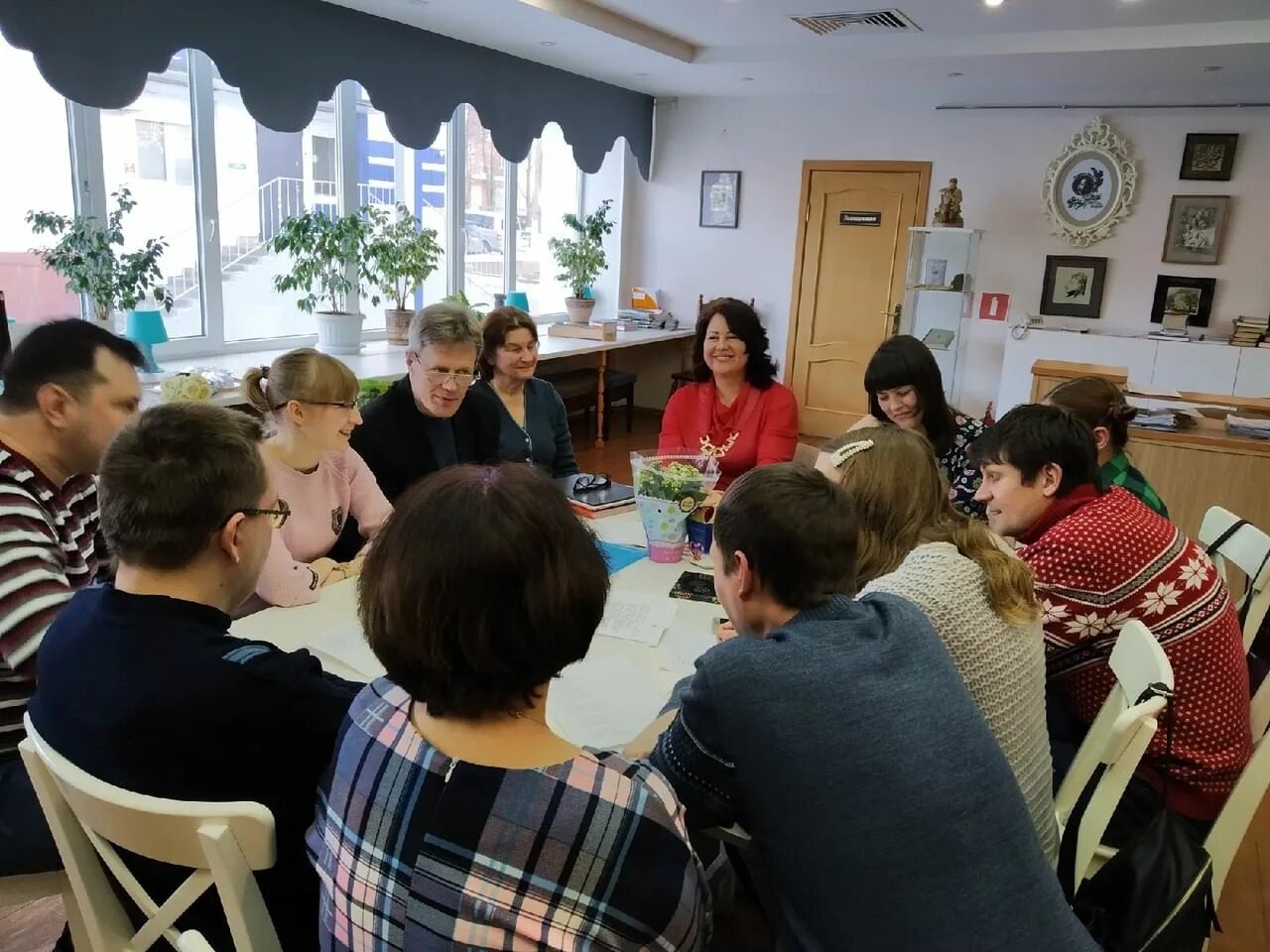 12 человек белгород. Происшествия и аварии белгородская область. Соревнования по пауэрлифтингу и армрестлингу. Литературная студия младость белгород. 12 человек белгород.