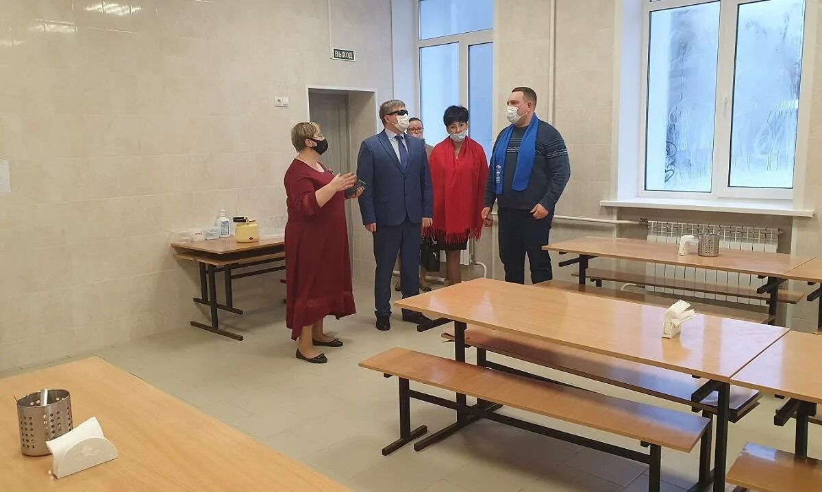 Привокзальная школа волоколамск. Привокзальная школа волоколамск. Колупанова света привокзальная сош город волоколамск. Ярополецкая школа волоколамского. Волонтеры в работе.