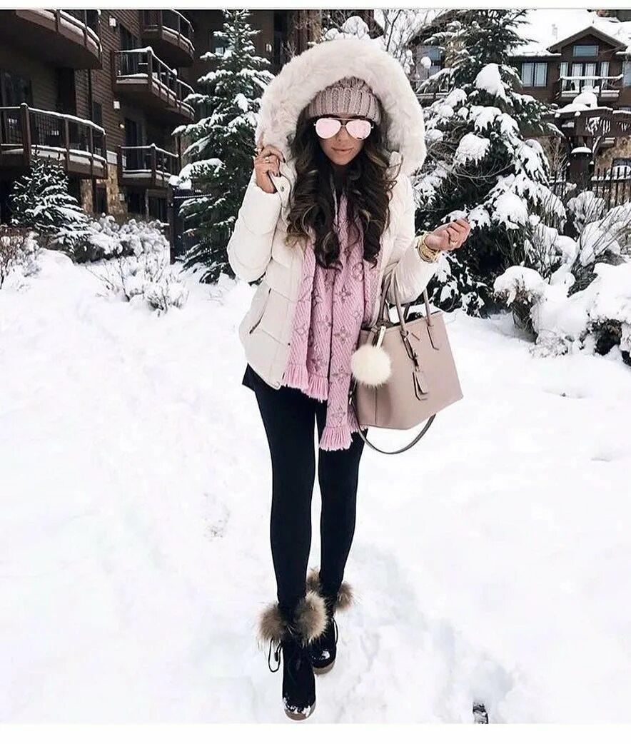 Осенний лук. Что такое винтер аутфит. Стильная одежда для девушек. Зимние образы. Девушка в зимней одежде.