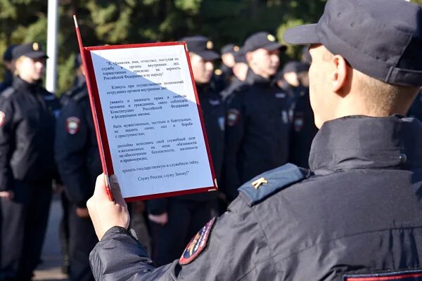 Присяга БЮИ Барнаул. Барнаульские курсанты полиция. Присяга в Барнауле. Присяга МВД.