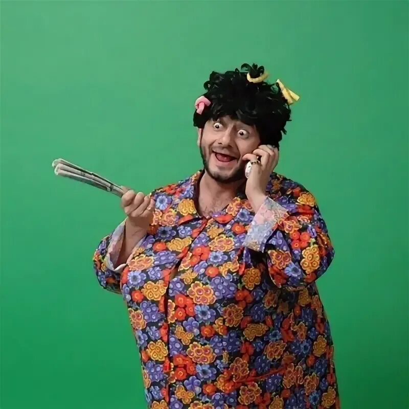 Михаил галустян бабушка сирануш. Миша галустян квн бабушка сирануш. Бабушка сирануш галустян. Бабушка сирануш квн. Квн тетушка сирануш.