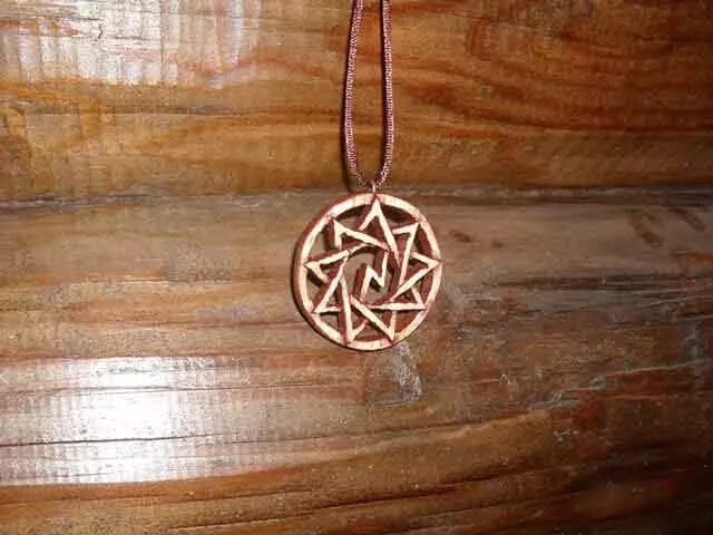 огнезащитный лак для дерева. кулон чир велеса. лак полиуретановый оберег. оккультизм кулон. славянский амулет молвинец.