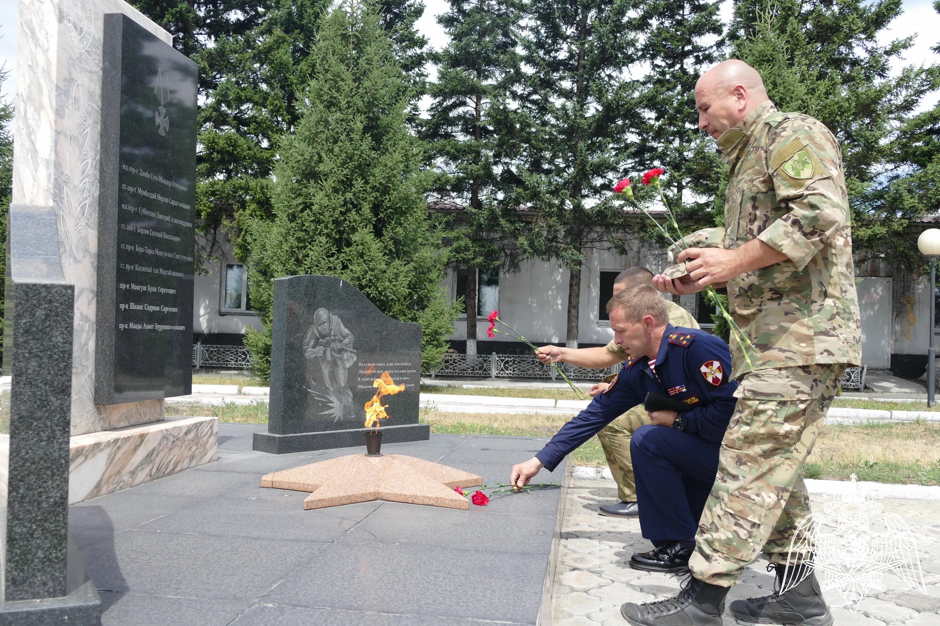 Повысят ли ветеранам боевых действий. Памятник ветеранам боевых действий. Памятник участникам боевых действий. День ветеранов боевых действий. День ветерана боевых действий в России памятник.