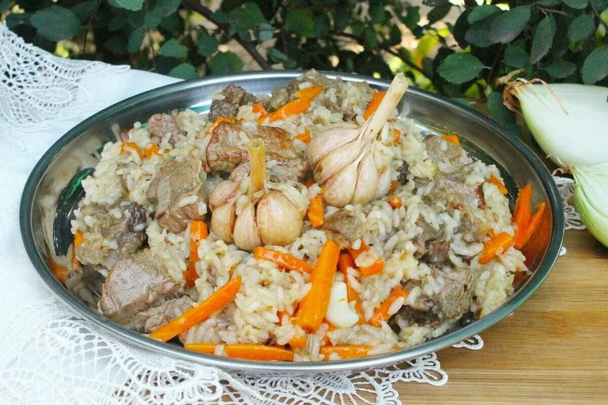 Плов говядина курица. Школьный плов с говядиной. Плов с говядиной. Плов. Плов.