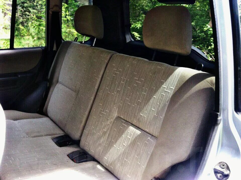 сиденье mitsubishi pajero 2. заднее сиденье паджеро. сиденья на мицубиси паджеро 2. сиденья паджеро 2. 3 ряд сидений паджеро 2.
