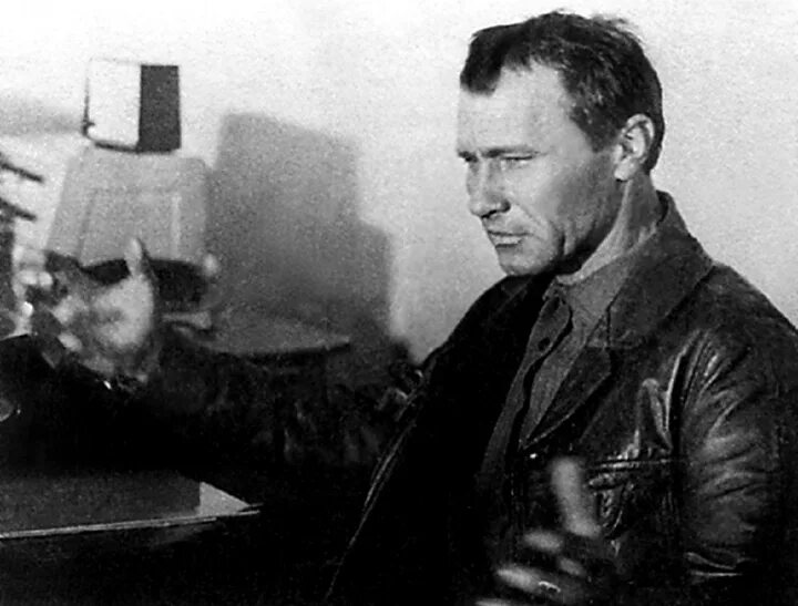 василий шукшин режиссер. живая классика шукшин. шукшин василий макарович. горе шукшин анализ. живая классика шукшин.