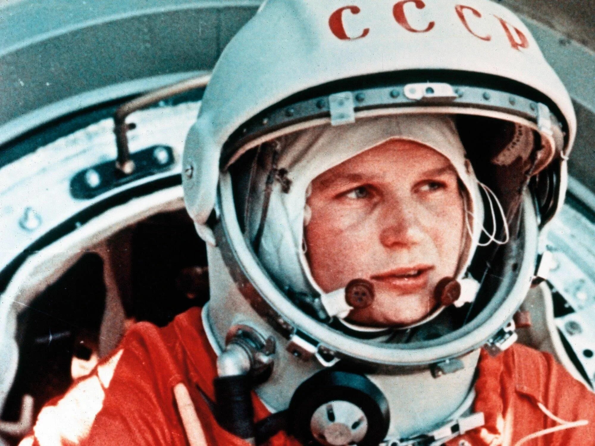 Первый космический полет женщины космонавта. Терешкова в космосе.