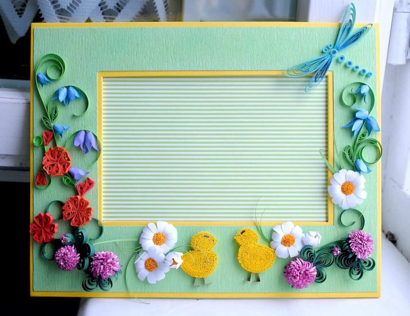 квиллинг фоторамка. рамочка поделки. фоторамка из картона. декор фоторамки. рамка из пуговиц.