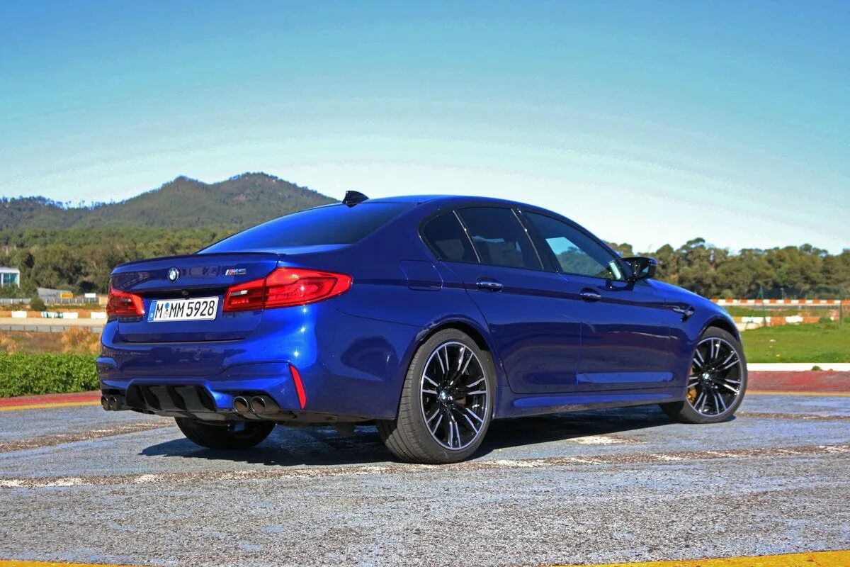 BMW m5 2020. BMW m5 f90 зад. БМВ м5 ф90 ЦС. BMW m5 2020 синяя.