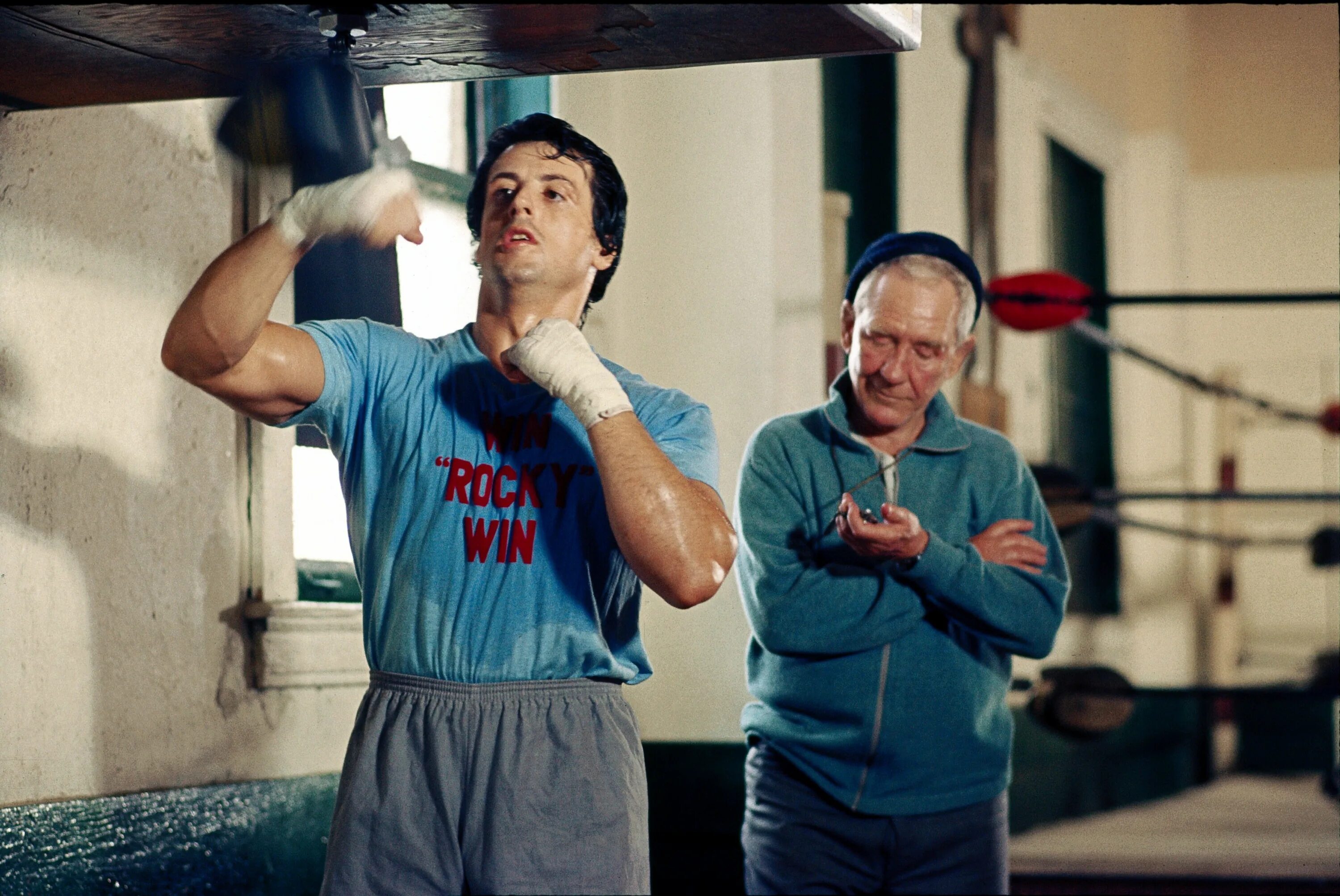 Дети рокки. Рокки 1976. рокки бальбоа 1976. тренер рокки бальбоа.