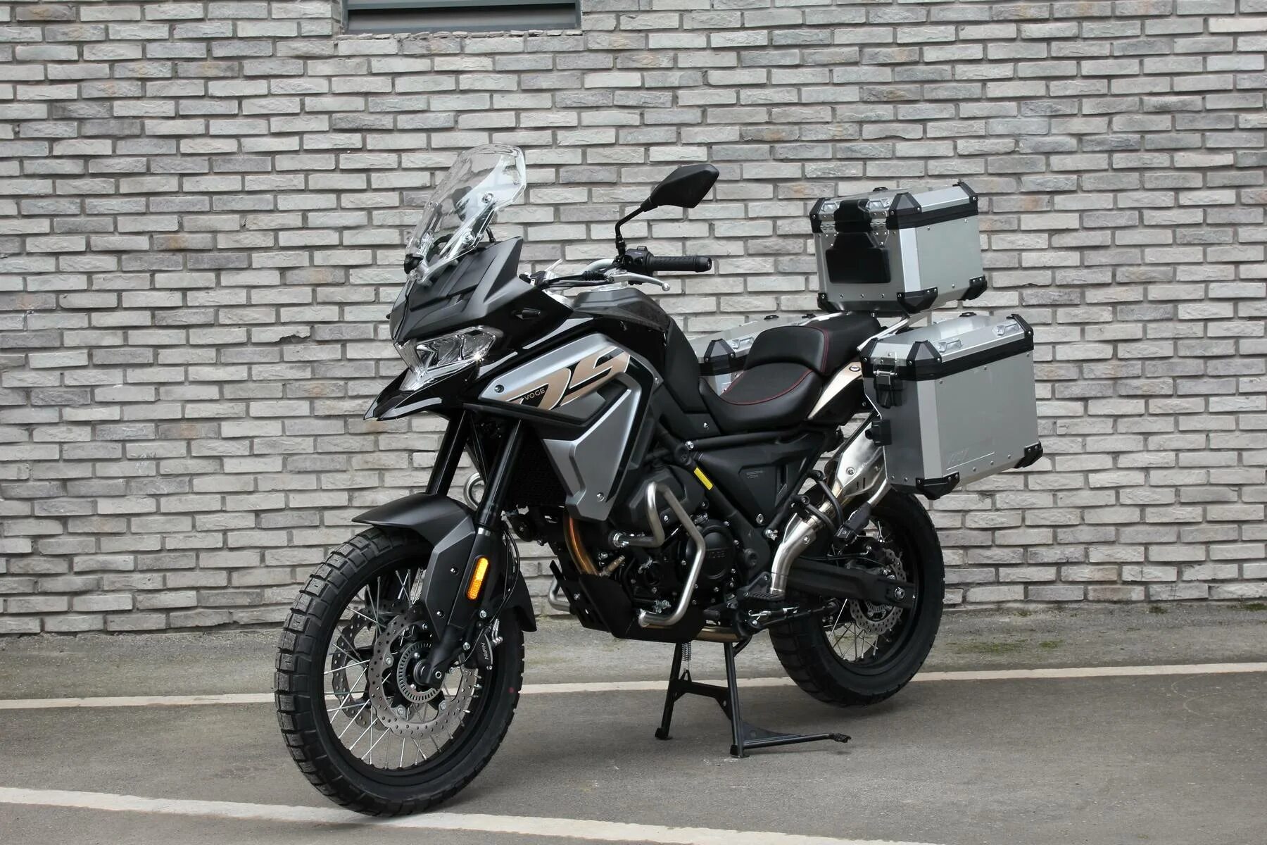 Мотоцикл voge 650dsx. Loncin 650 DSX. Вок 650 ДС мотоцикл. Мотоцикл voge 650dsx 2022.