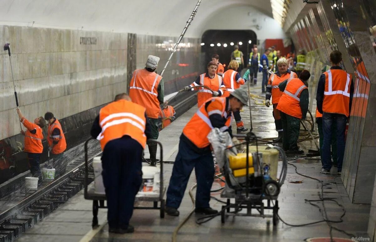 Дефектоскопия в Московском метрополитене. Работники Московского метрополитена. Уборка метрополитена. Работник метро. Работник московского метрополитена