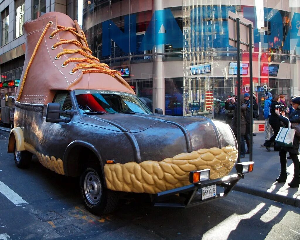 Машина башмак. Машина сапог. Автомобиль ботинок. Машина башмак. Kvs автомобиль.