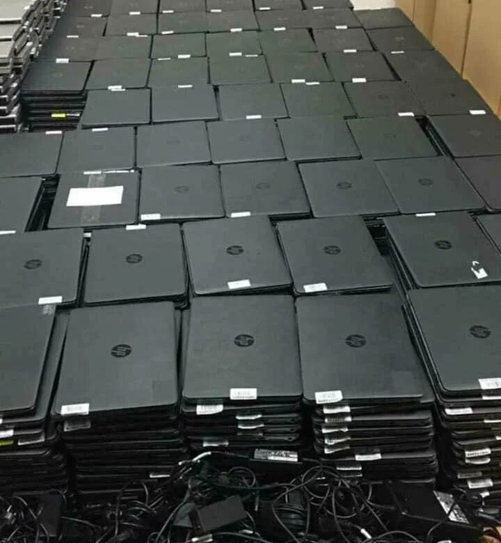 Купить оптом бу грузовые шины. Шины из европы. Телефоны оптом фото. Еврокубы бочки. Мониторы бу оптом.