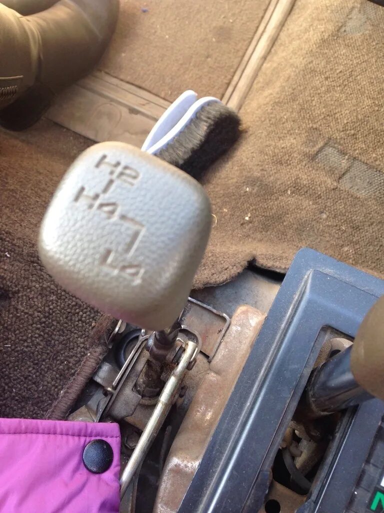 Как снять рычаг кпп тойота лит айс Gearshift drive (Toyota Corolla E80, 1983-1990) "Transmission: Manual gearbox"