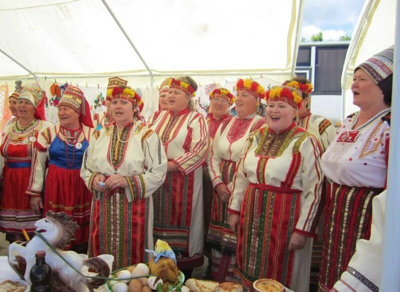 4 народа в поволжье. Народы Поволжья мордва. Национальные праздники Поволжья. Народные праздники народов Поволжья. Национальные традиции народов Поволжья.