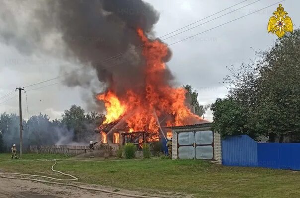 Брянские новости сегодня карачев. Пожар в Карачеве. Пожар в Карачеве вчера. Пожар в Брянской области. Пожар в Супонево сегодня.