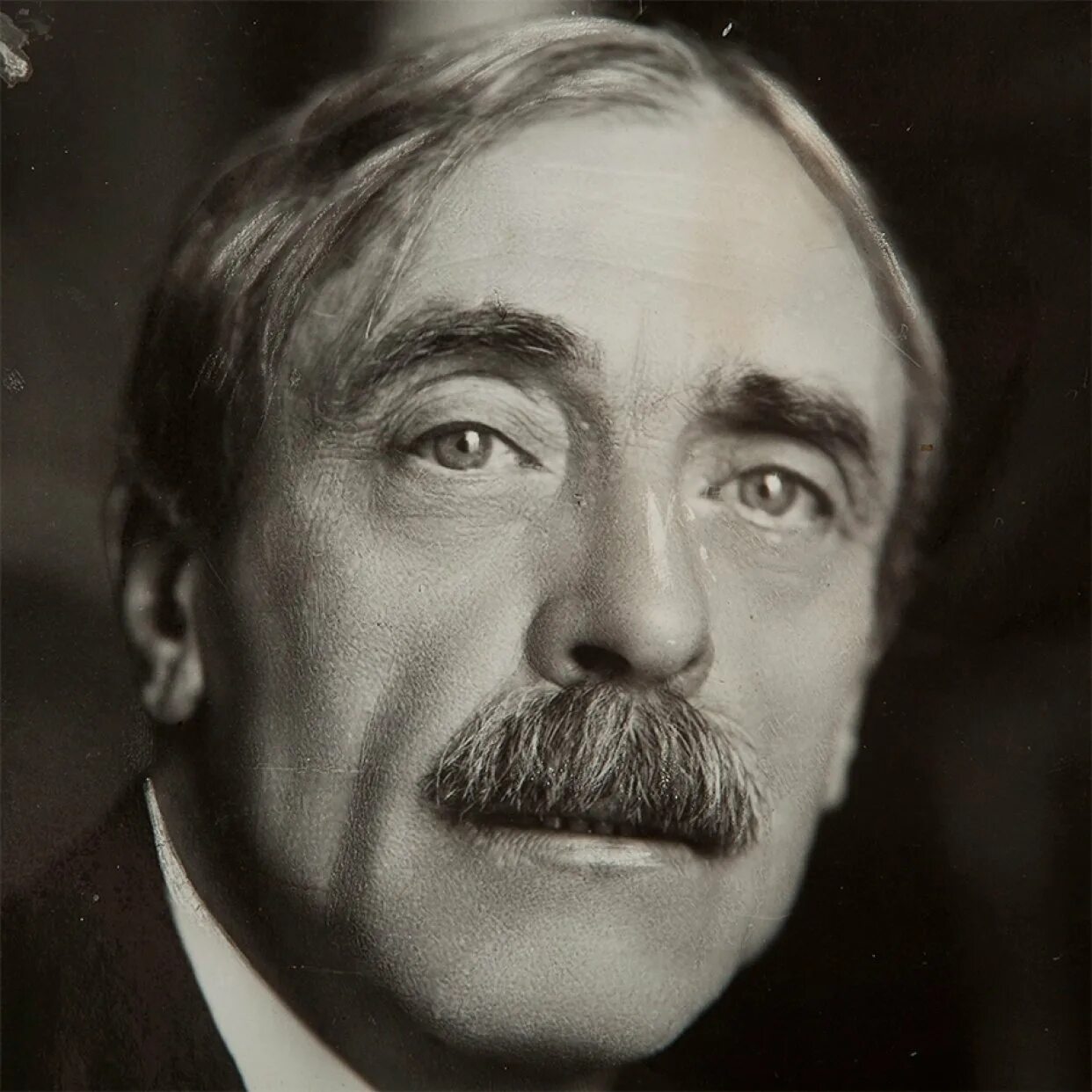 Поль синьяк. Анри поль. Первый модельер поль пуаре. Поль эру химик. Поль о.