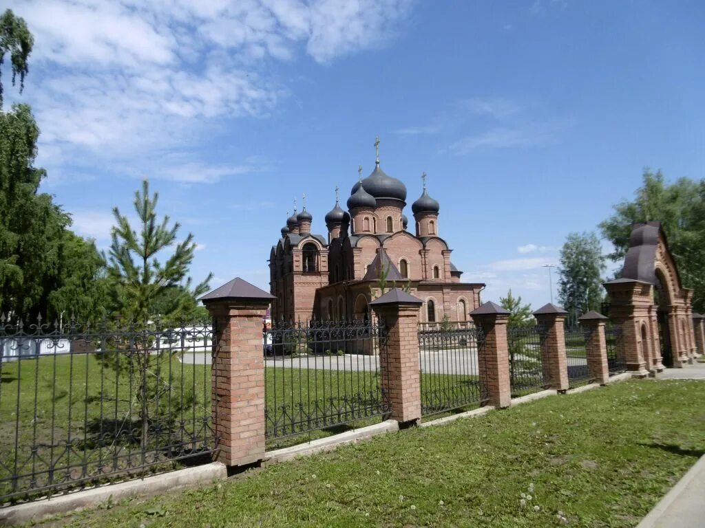 Башкортостан благовещенский сайт. Храм Благовещенск РБ. Святые кустики монастырь. РБ Благовещенск храм Благовещения Пресвятой. Храм в Благовещенске святые кустики.