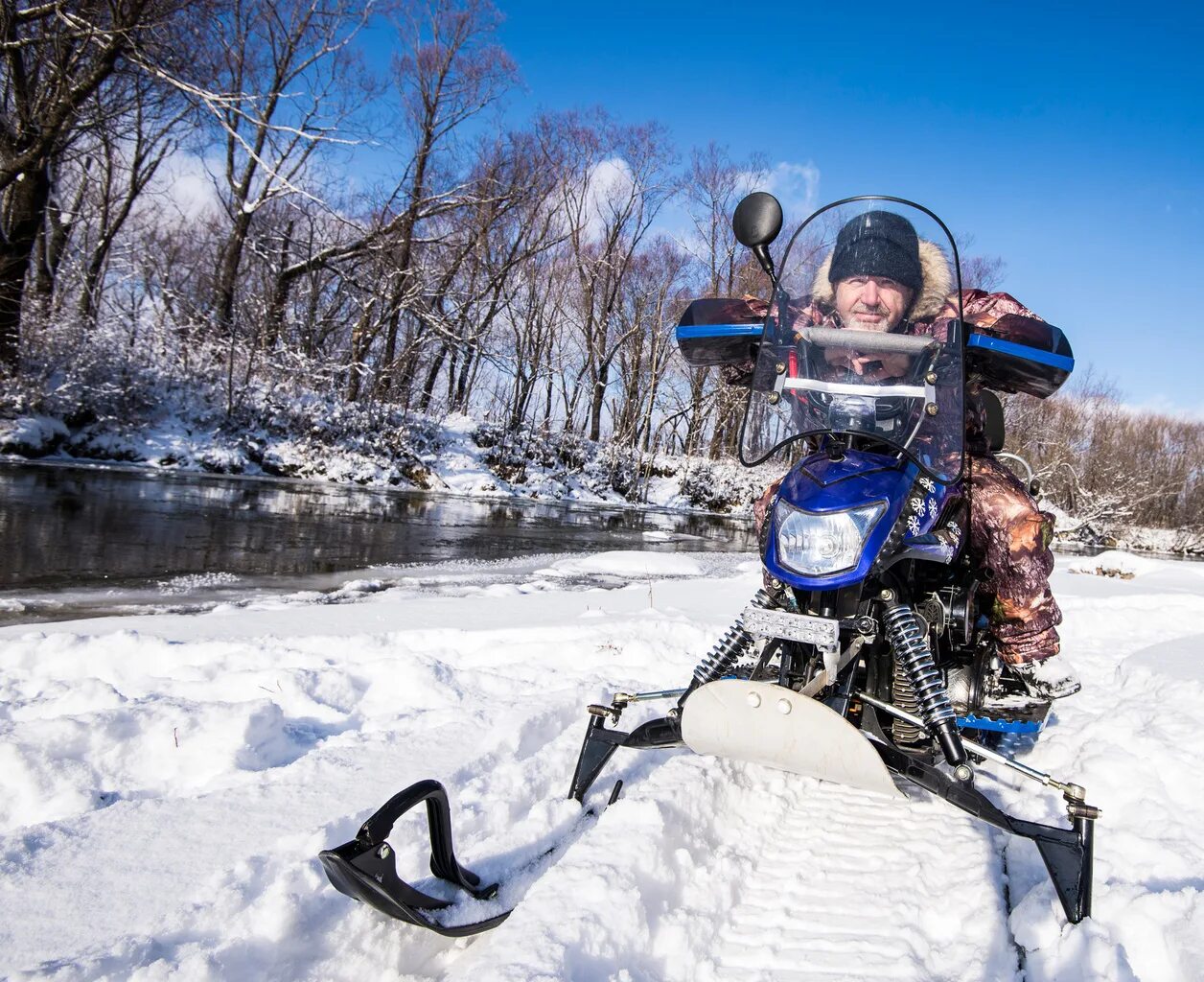 Www snowmobile ru. Снегоход Динго 150 покатушки. Динго 125 с лопатой для снега. Снегопад Динго. Ирбис Динго убирает снег.