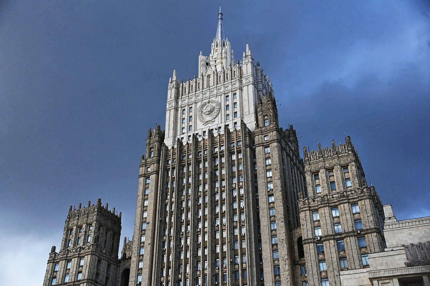 Создание мид. Мид молдавии здание. здание мид в москве. мид москва здание 2025. мид сша здание.