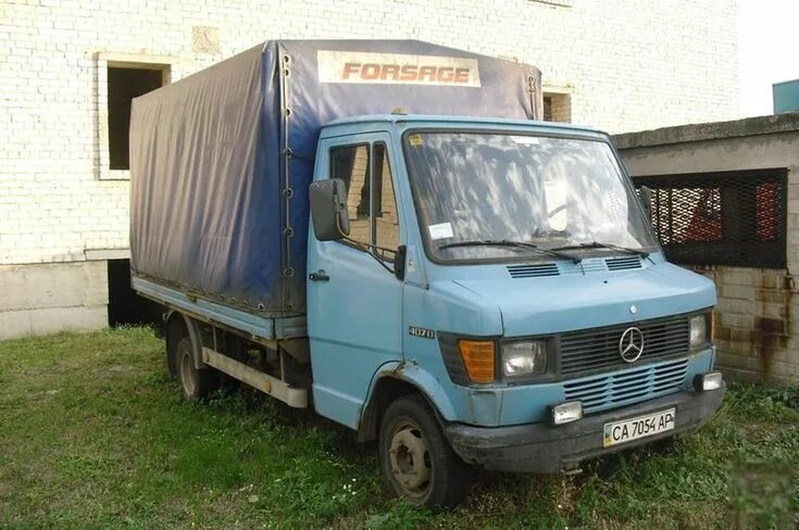 Бортовой Мерседес 410d. Mercedes-Benz 410d. Мерседес Бенц 410 бортовой. Мерседес 407 грузовой. Купить мерседес бу грузовую