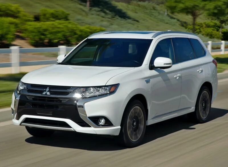 Митсубиши Аутлендер 2019. Митсубиси Аутлендер 2019г. Mitsubishi Outlander PHEV 2019. Мицубиси Аутлендер 2019 белый. Купить митсубиси аутлендер 2019