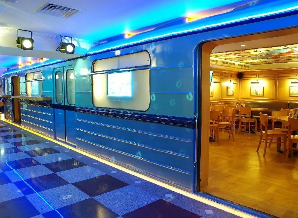 Пивной ресторан Metro Diner Москва. Ресторан метро Динер. Ресторан Metro Diner Маяковская. Вагон ресторан в метро.