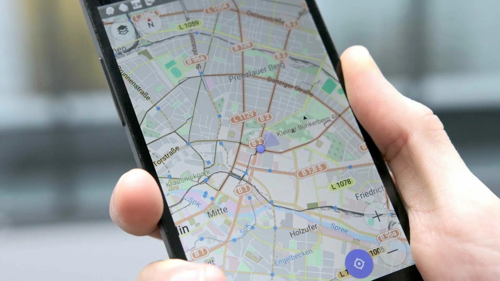 Google контроль телефона. Местоположение на смартфоне. GPS В смартфоне. Навигаторы для отслежки местонахождения. Геолокация телефона.