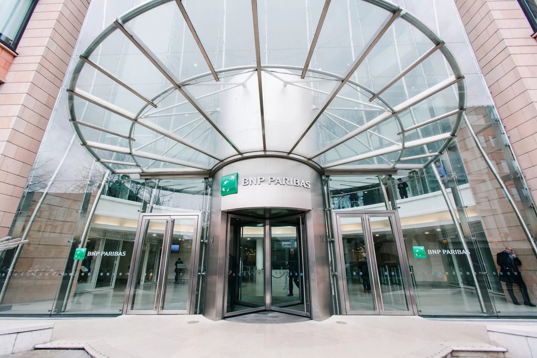 Бнп париб. Bnp paribas bank франция. париба франция. bnp paribas bank франция внутри. штаб квартира бнп париба.