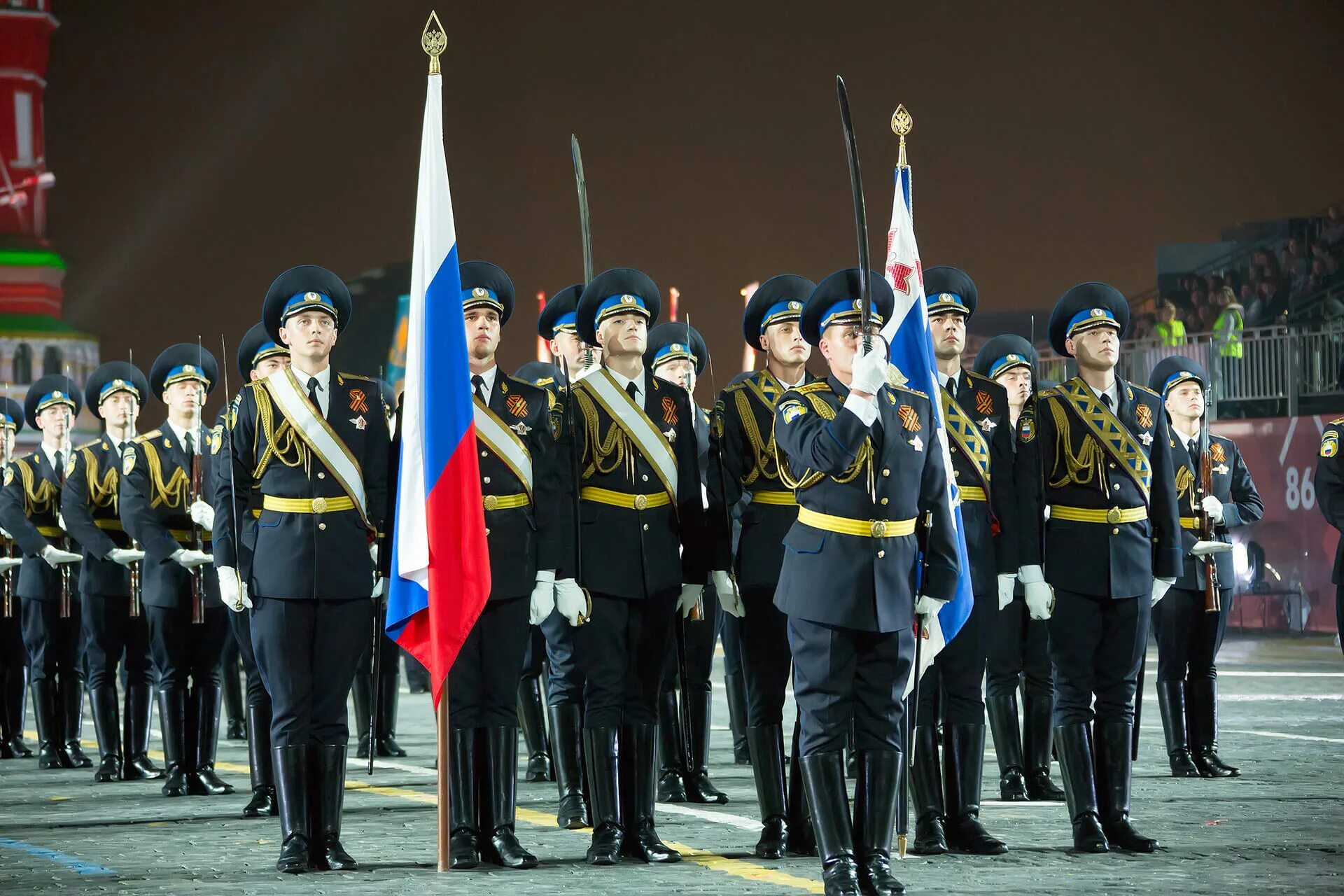 Президентский день в россии. ФСО президентский полк. Служба коменданта Московского Кремля ФСО. ФСО президентский полк войска. Президентский полк службы коменданта Московского Кремля.