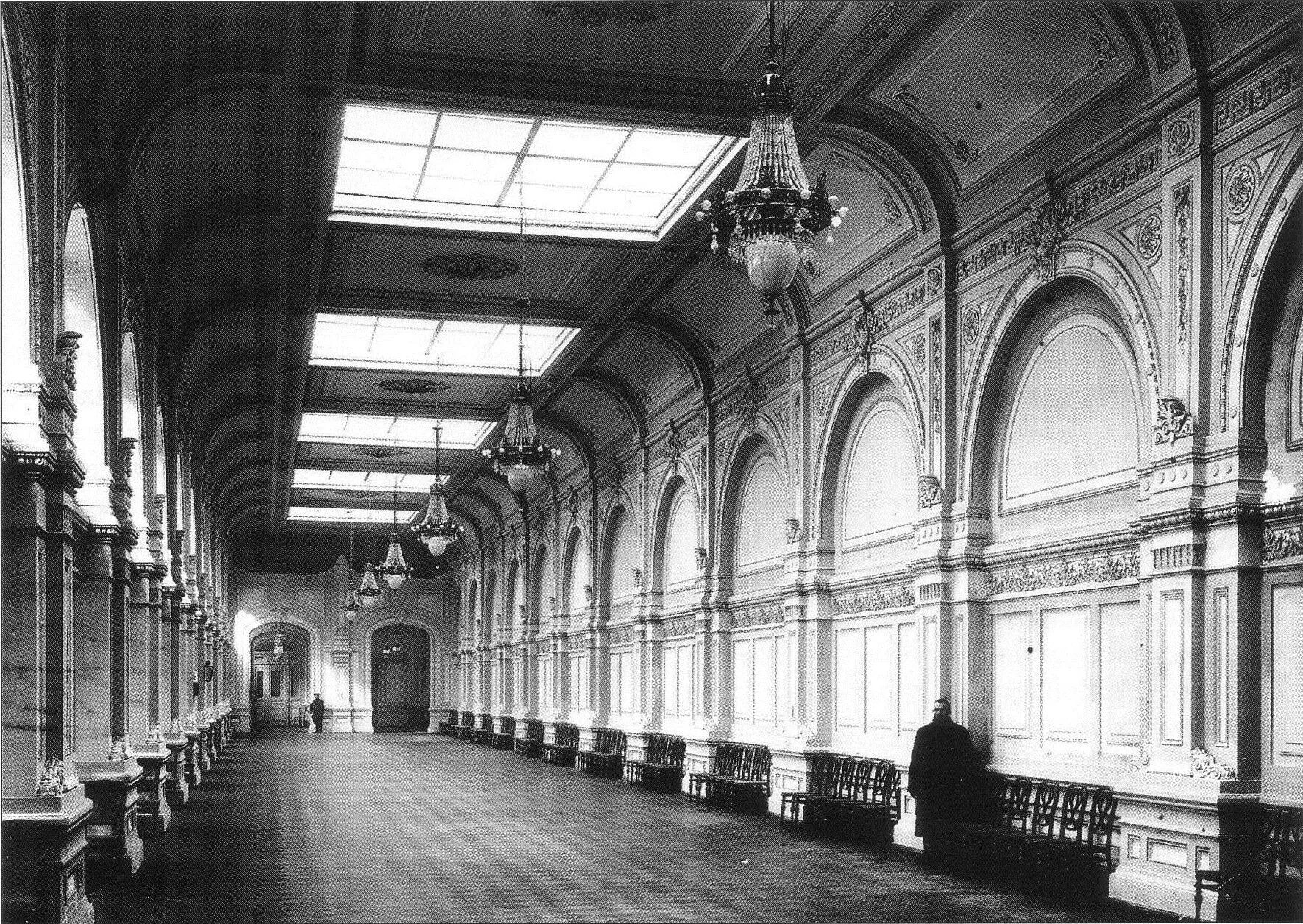 Зал пассаж. Пассаж санкт-петербург 1848. пассаж санкт-петербург интерьер. пассаж интерьер. пассаж спб интерьер.