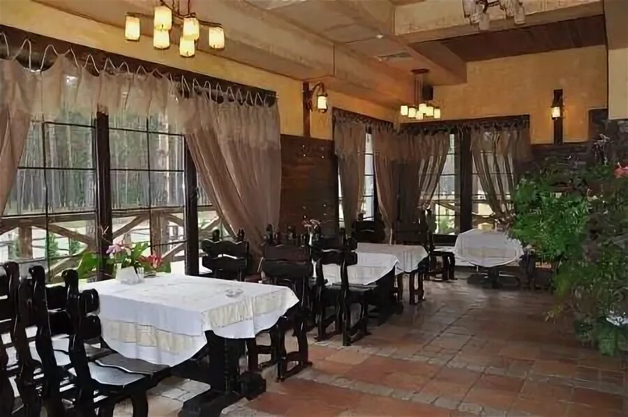 Большая дорогомиловская 4 гамбринус. Кафе в киеве. Just cafe киев. Кисловский ресторан москва. Спотыкач киев.
