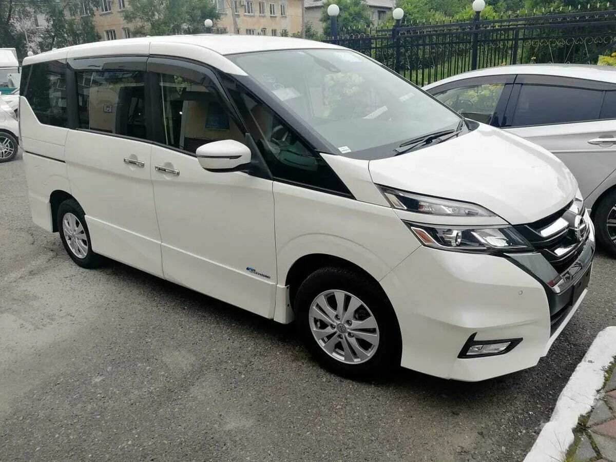 Ниссан Серена 2018 года. Nissan Serena c27. Nissan Serena v (c27). Nissan Serena Nismo 2018.