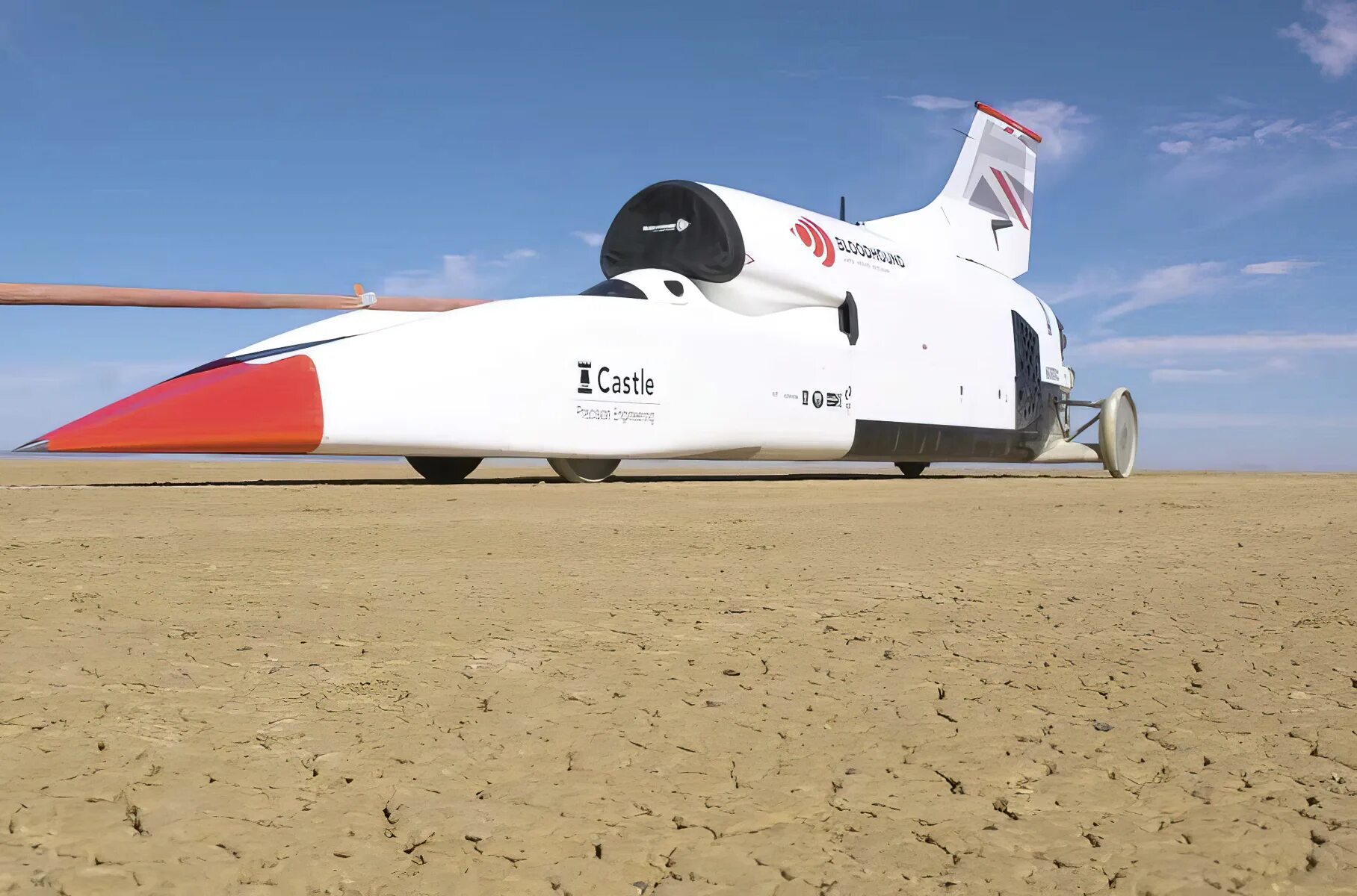 Bloodhound LSR. Bloodhound LSR car. Рекорды скорости на автомобиле. Машина с реактивным двигателем. Рекорд скорости самолета