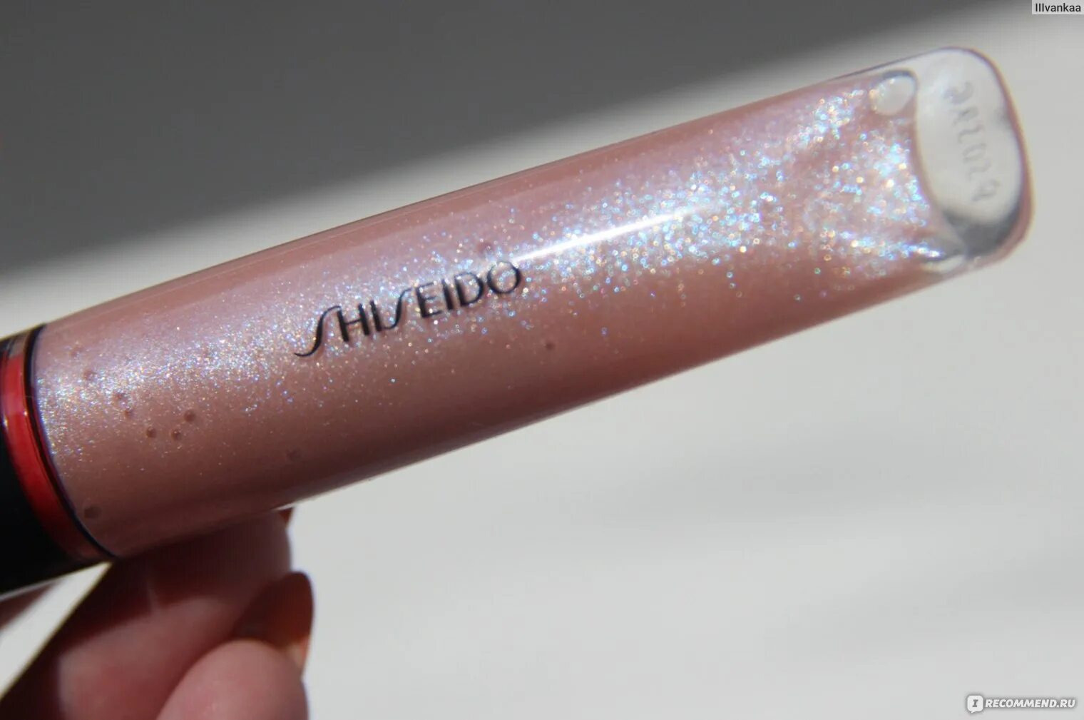 Блеск для губ shimmered. Shiseido ультрасияющий блеск. Shiseido Shimmer Gel Gloss. Shiseido Shimmer GELGLOSS 02. Shiseido Shimmer GELGLOSS 09.