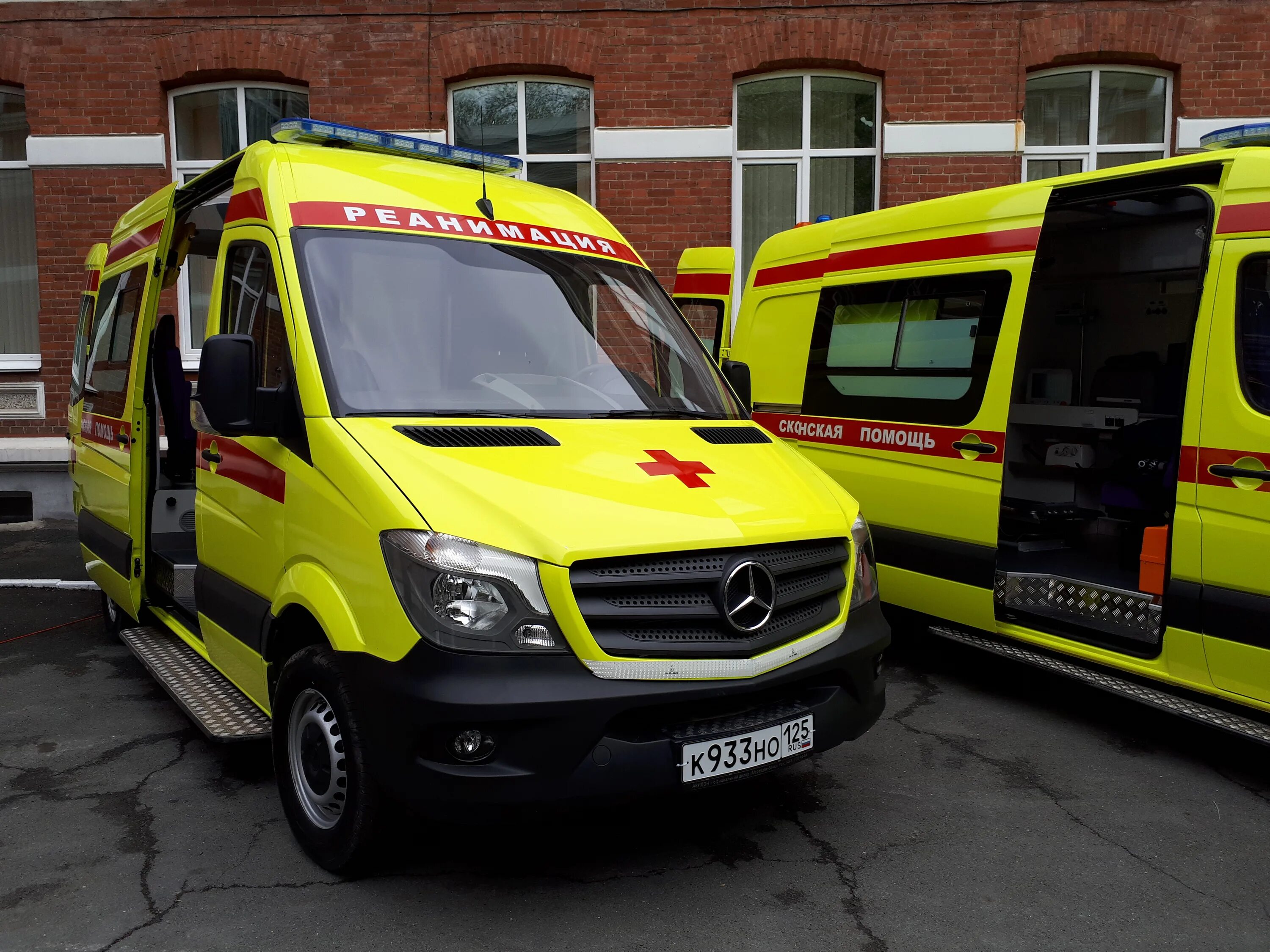 Автопарк смп. Скорая помощь приморск. Скорая медицинская помощь. Неотложка приморского. Борт машины скорой помощи.