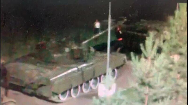 в белоруссия сгорел танк. танк ств. сгоревшие танки националистов. поджог танка. подожгли танк в изобильном.