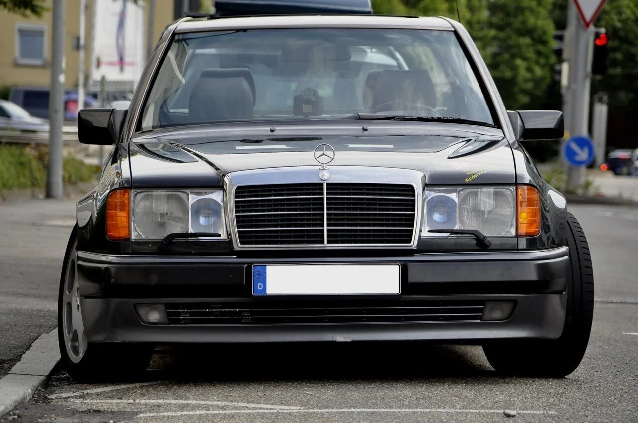 Mercedes w124 радмир. Mercedes-benz w140 саша белый. мерседес бенц 124. мерседес w124. Mercedes w124 e500 волчок.