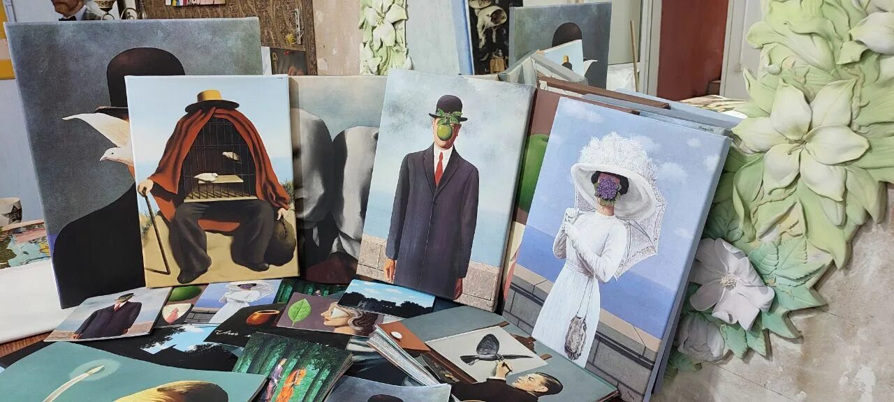 Рене магритт вероломство образов выставка. Рене магритт выставка в москве. Рене магритт литографии. Рене магритт рыба. Магритт голконда 1953.