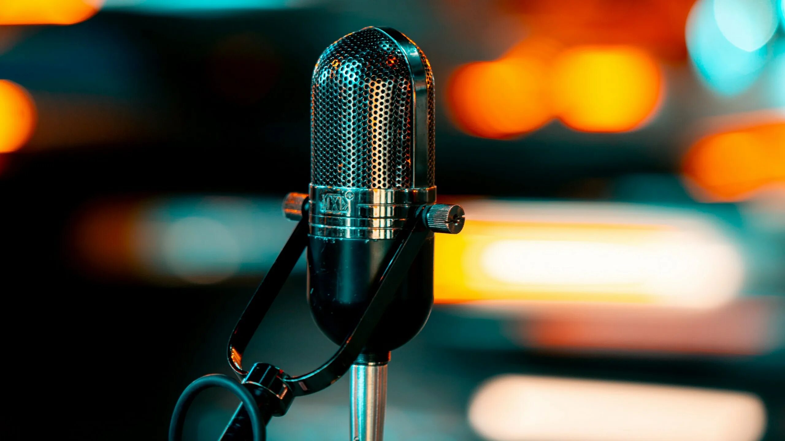 Microphone device. Microphone device