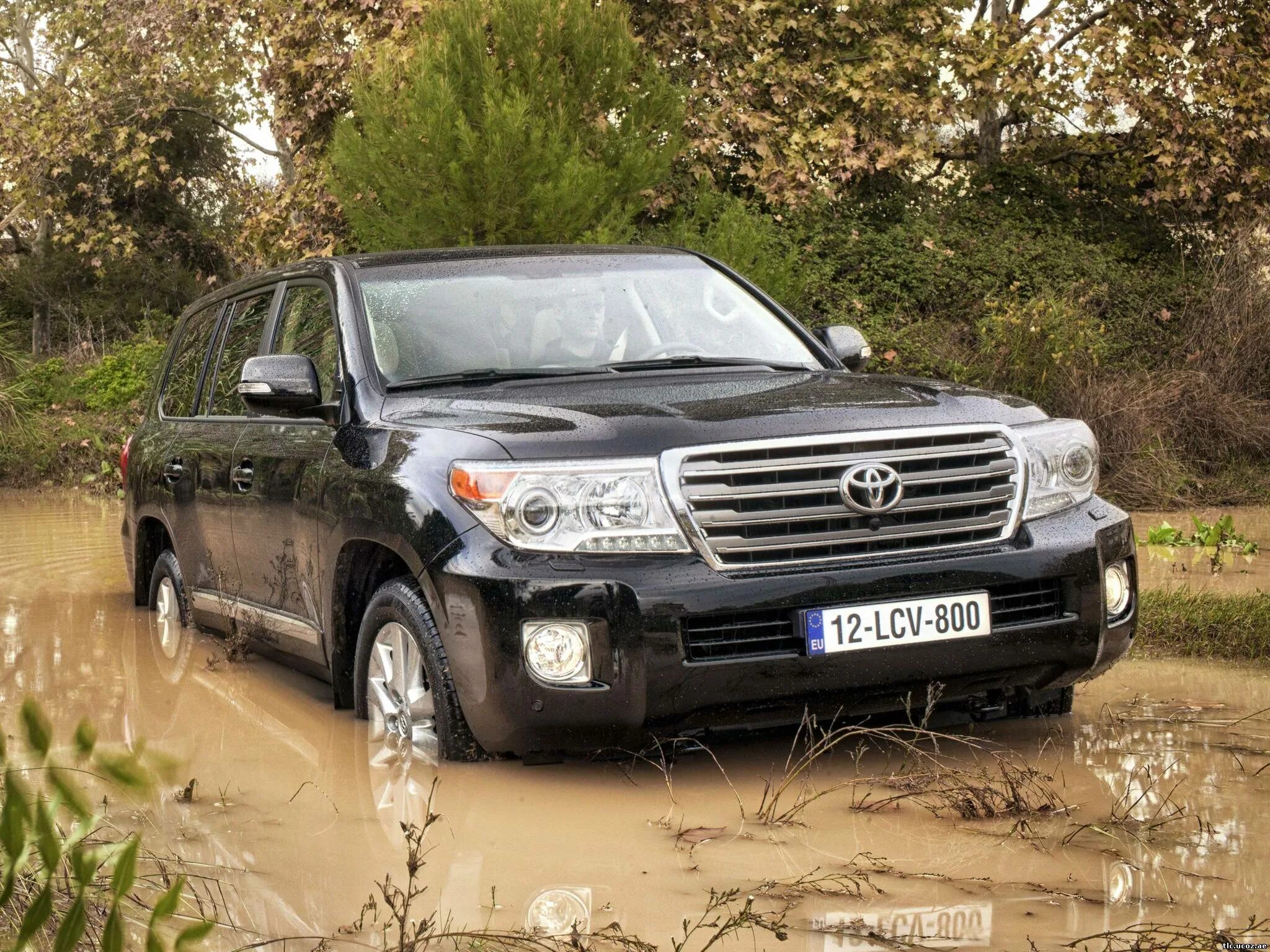 Работа на ленд крузер. Toyota land cruiser 200. toyota land cruiser 2012. двухсотый land cruiser. тойота ленд крузер 200 2012 года.