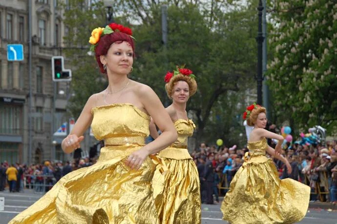 карнавальный петербург. день города спб карнавал. карнавальный петербург. карнавал на невском. карнавальный петербург.