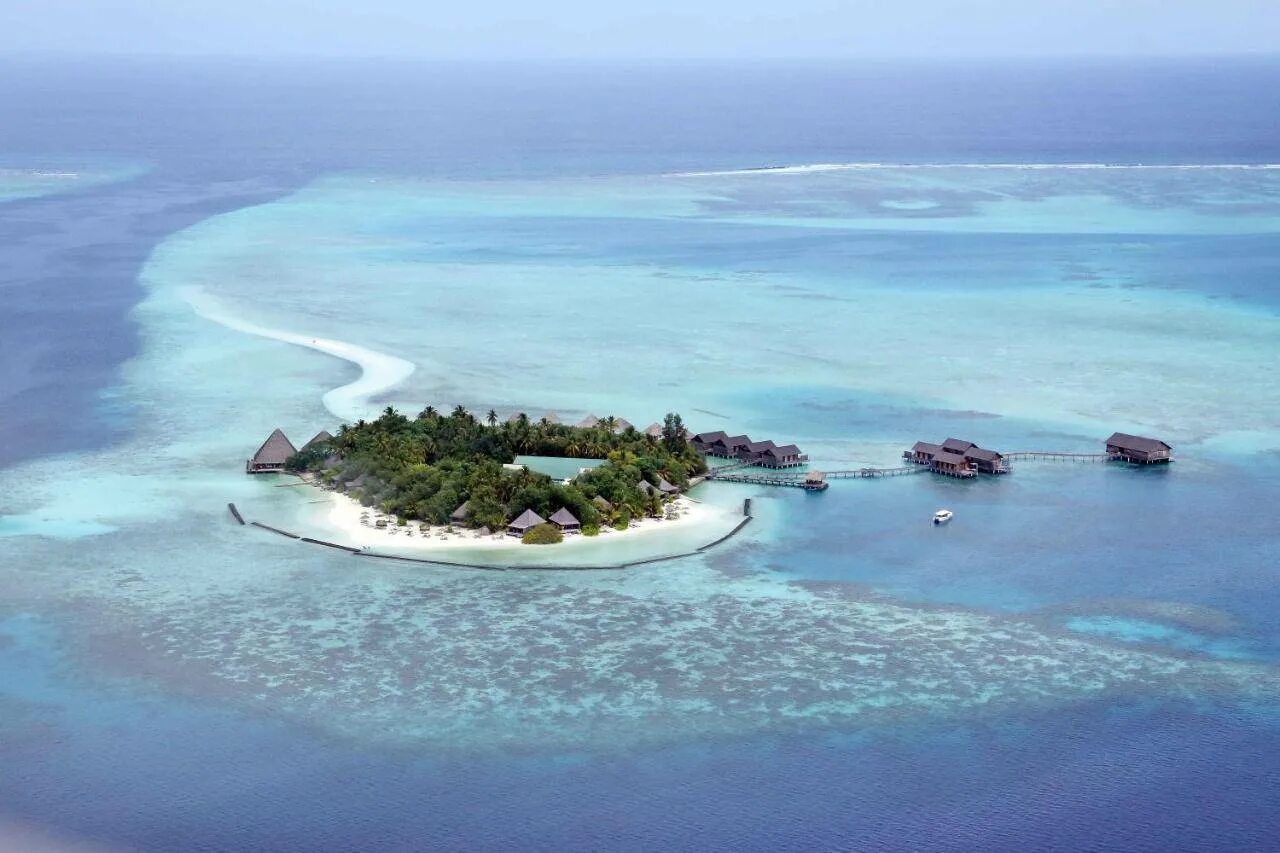 Тур в Shallow Lagoon Ари Атолл, Мальдивы по цене от 348319 руб. 6 ночей из Москв
