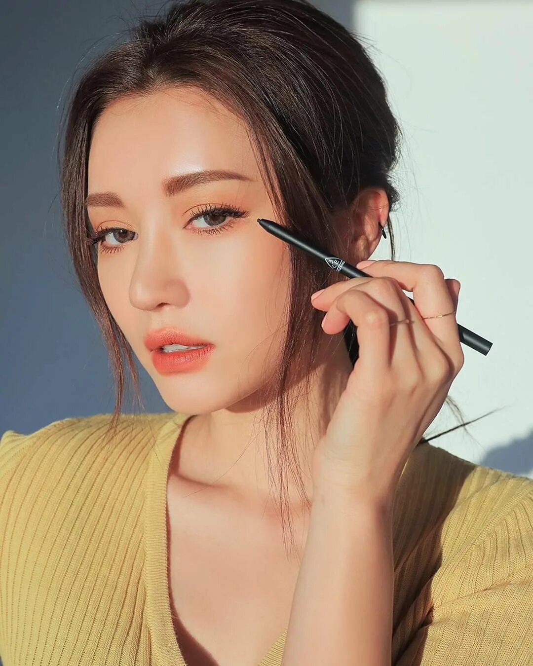 Азиаты макияж. Корейская помада stylenanda. азиатский макияж. корейский повседневный макияж. макияж в корейском стиле.