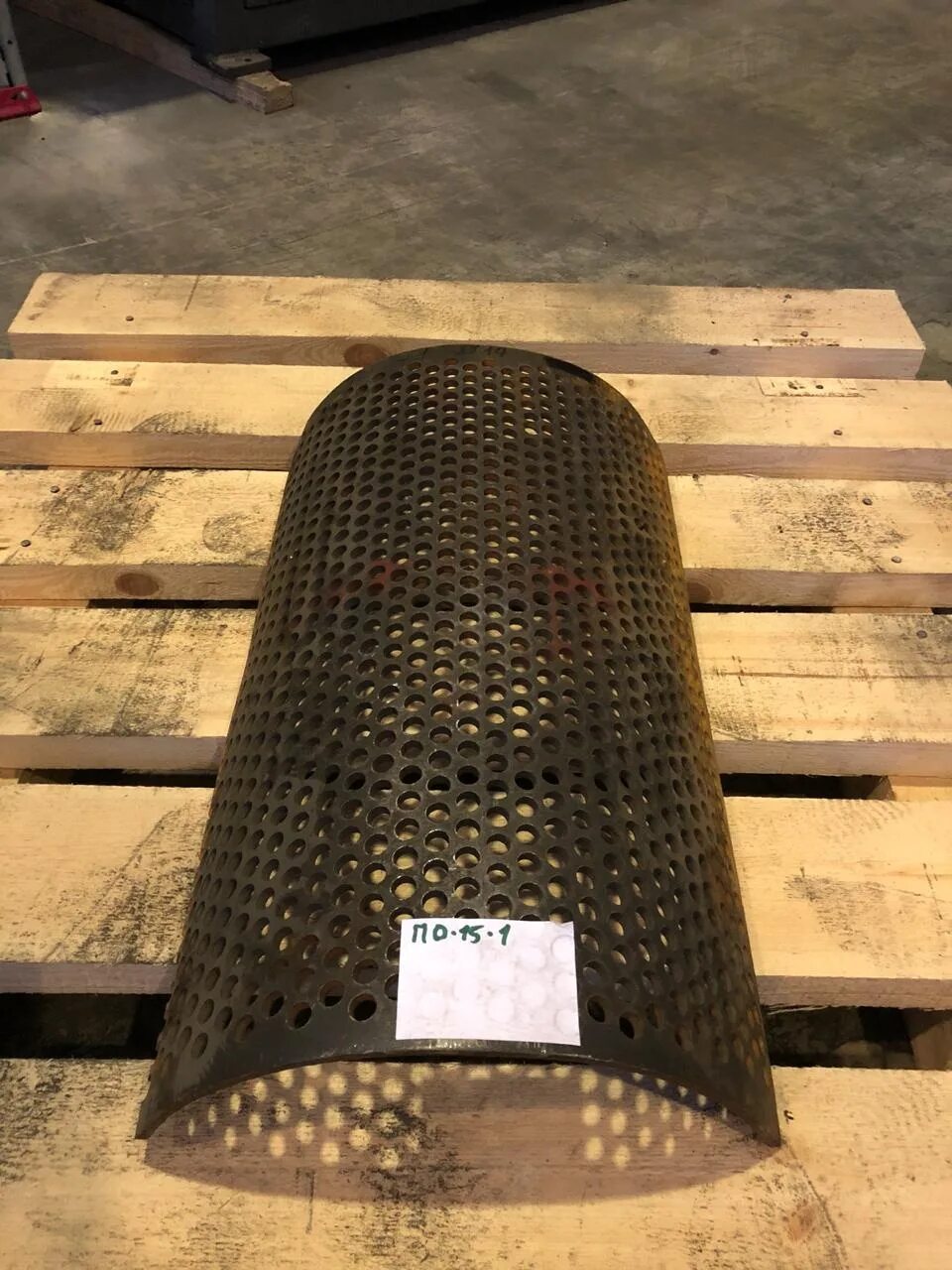 Сетка на зернодробилку зубр 5. Сетка для дробилки xfs-600. Сетка фракционная для дробилки dsg-720 my. Фракционная сетка для дробилки. Решето на дробилку дку 203.