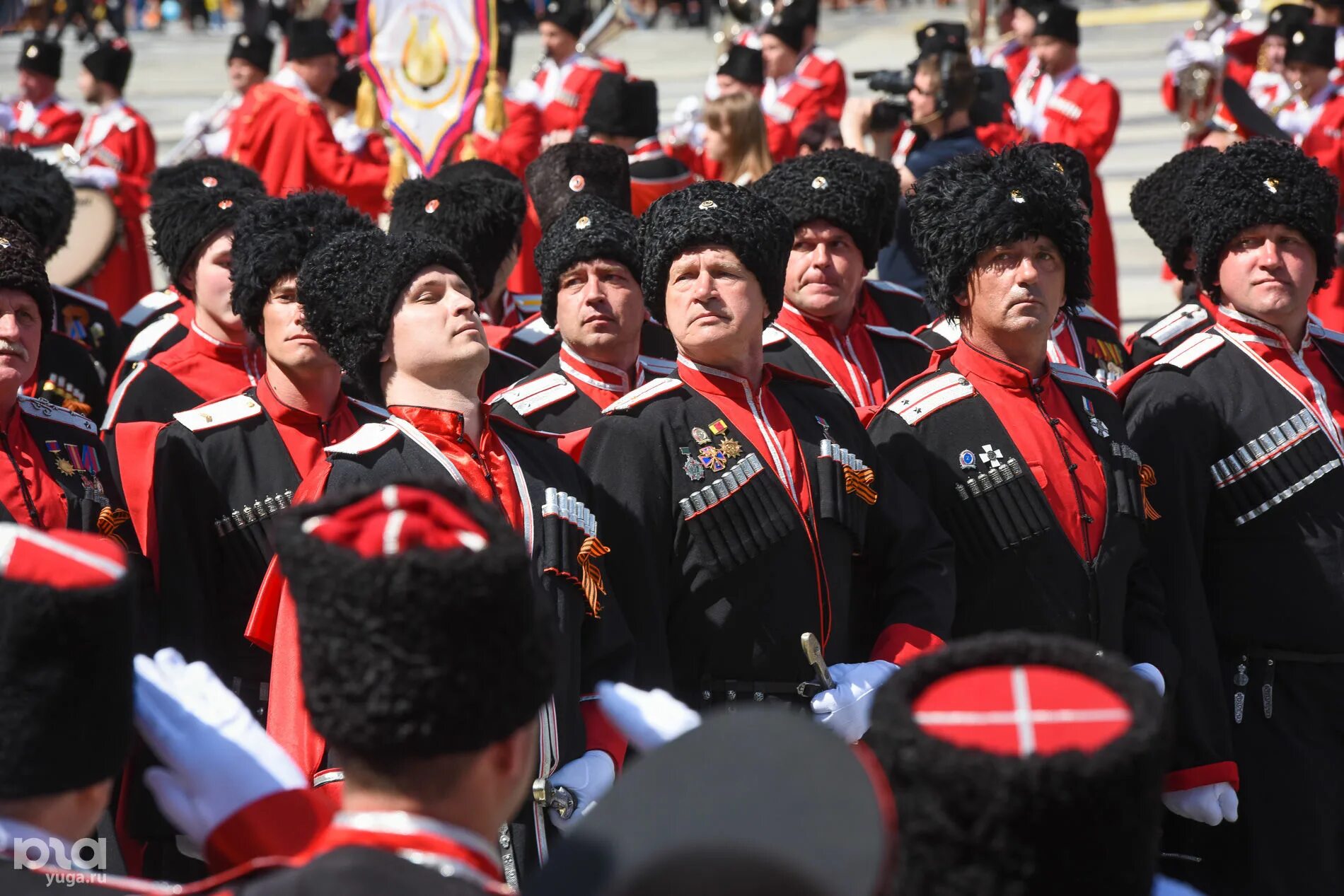 Парад казаков. Парад Кубанского казачьего войска. Кубанское казачье войско Краснодар. Парад Казаков в Краснодаре. Казаки Кубанского войска Краснодар.