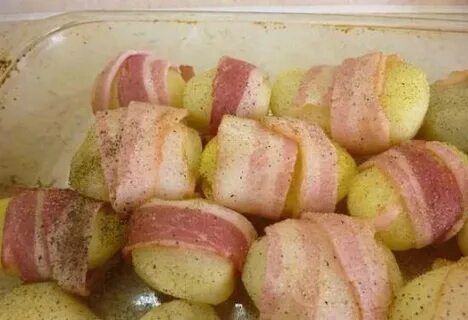 Картошка с беконом в сметане в духовке