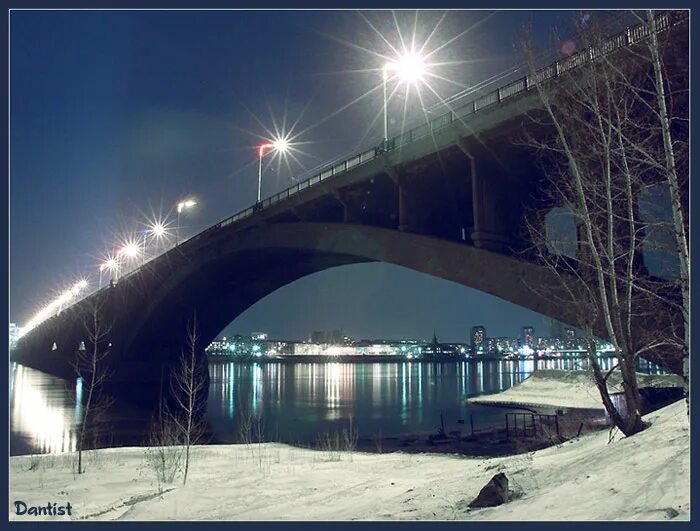 Погулять в красноярске зимой. Коммунальный мост Красноярска, набережную Енисея. Набережная Енисея в Красноярске ночью. Коммунальный мост Красноярск зимой. Г Красноярск набережная Енисея вид с моста.